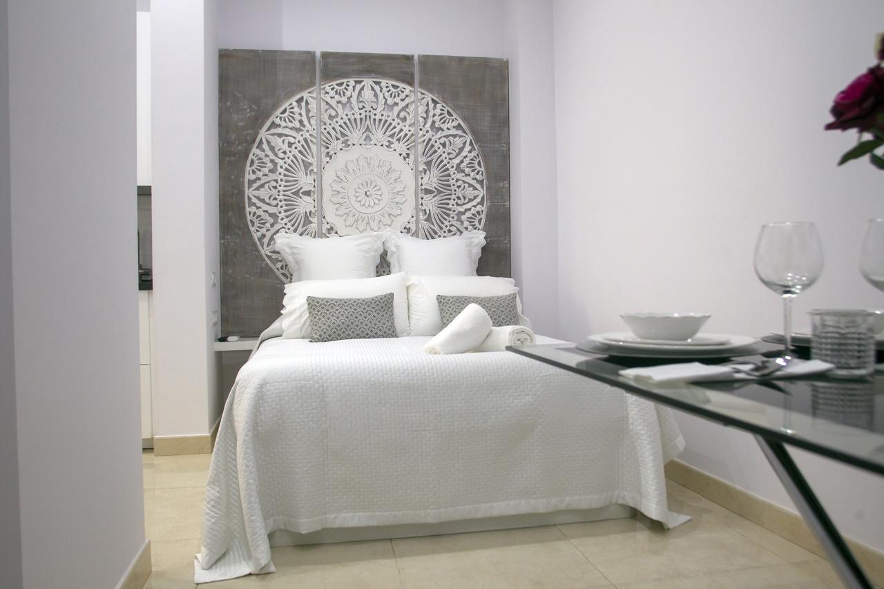 Panther Home Luxury Dreams Sevilla Exteriör bild